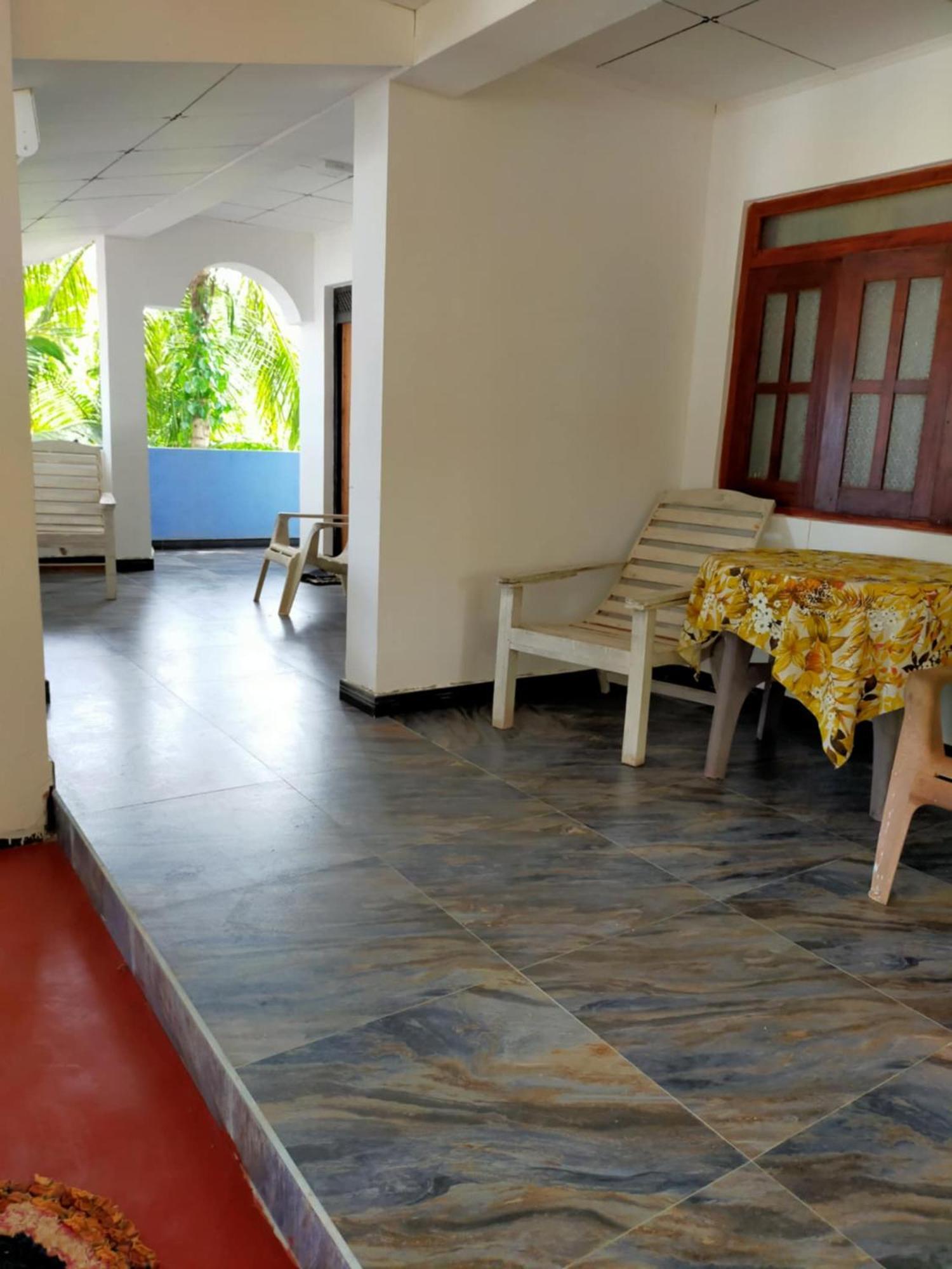 Chandi Gaya Beach Guesthouse 坦加拉 外观 照片