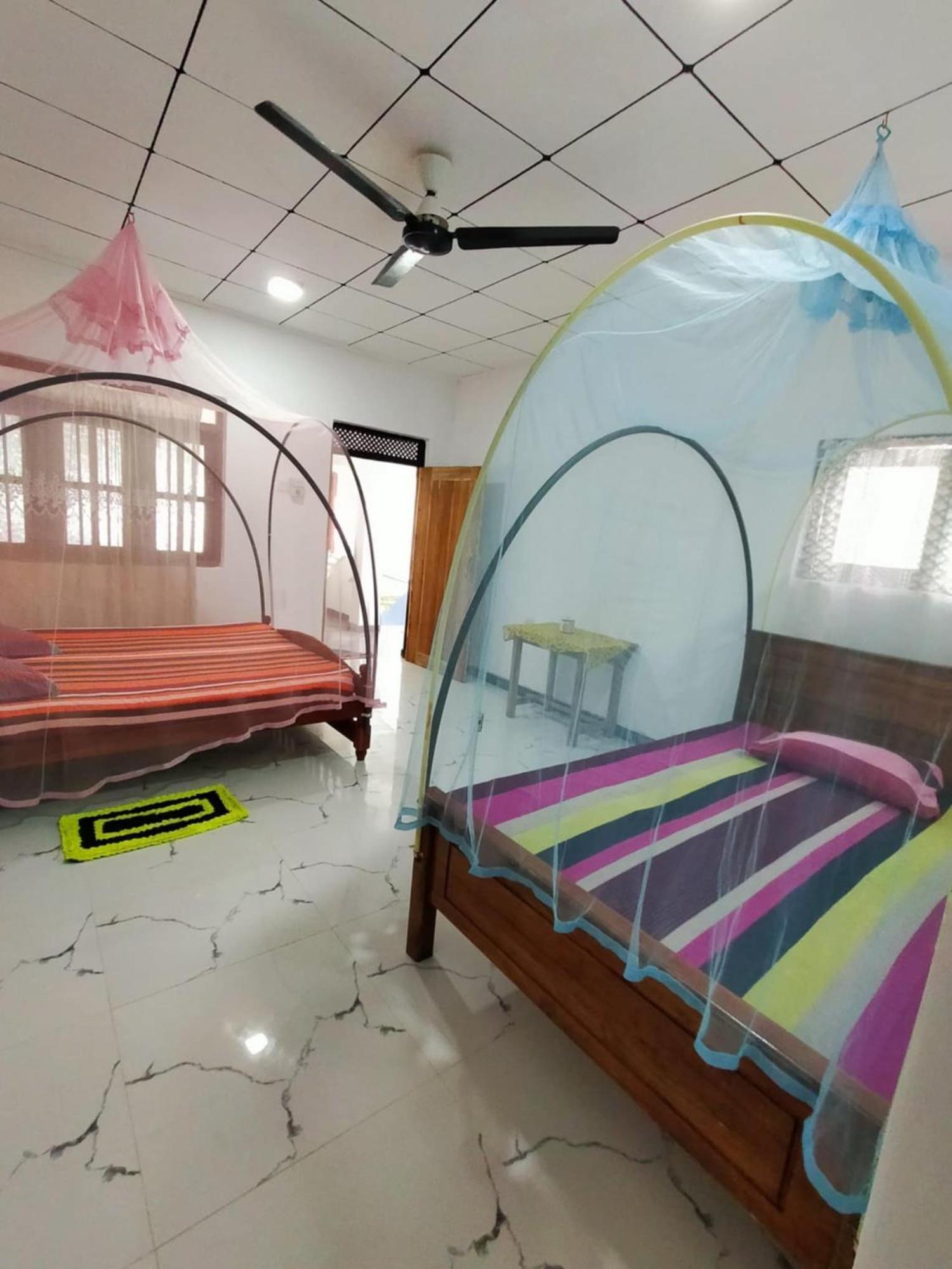 Chandi Gaya Beach Guesthouse 坦加拉 客房 照片
