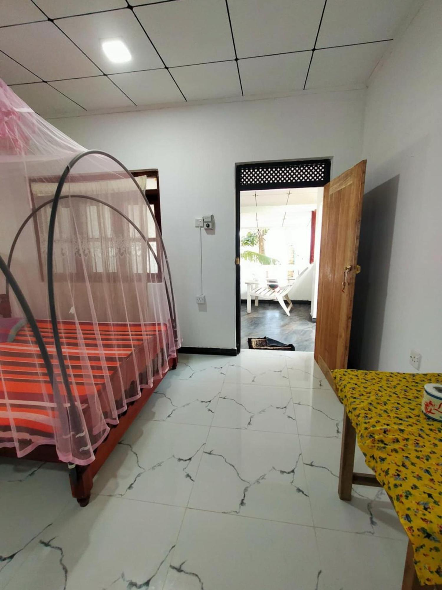 Chandi Gaya Beach Guesthouse 坦加拉 外观 照片