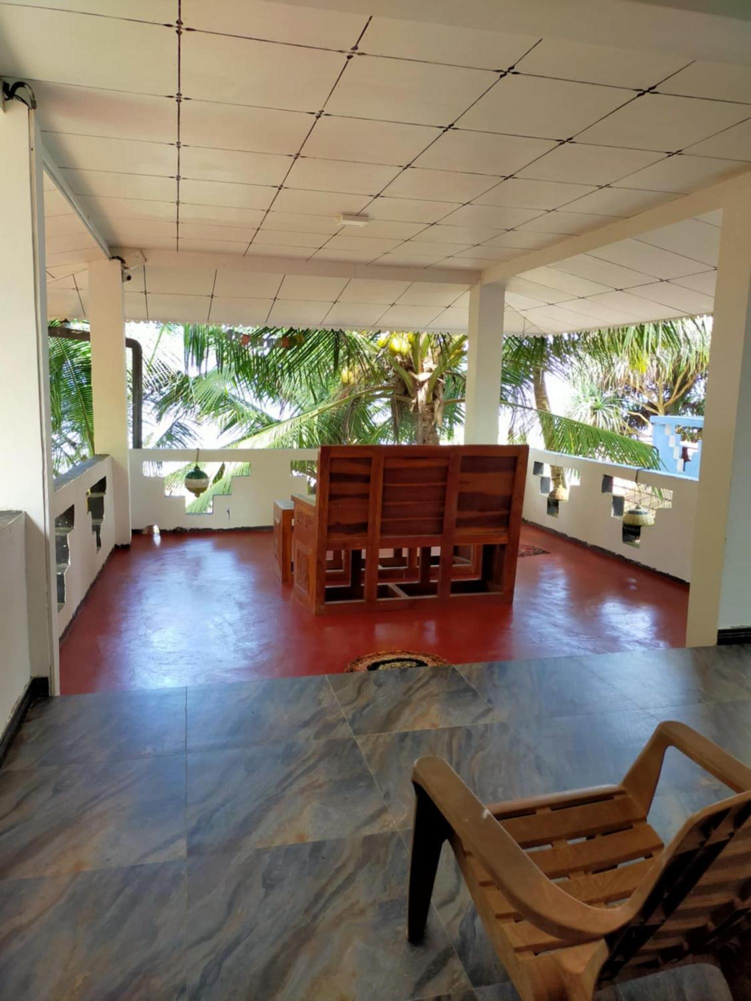 Chandi Gaya Beach Guesthouse 坦加拉 外观 照片