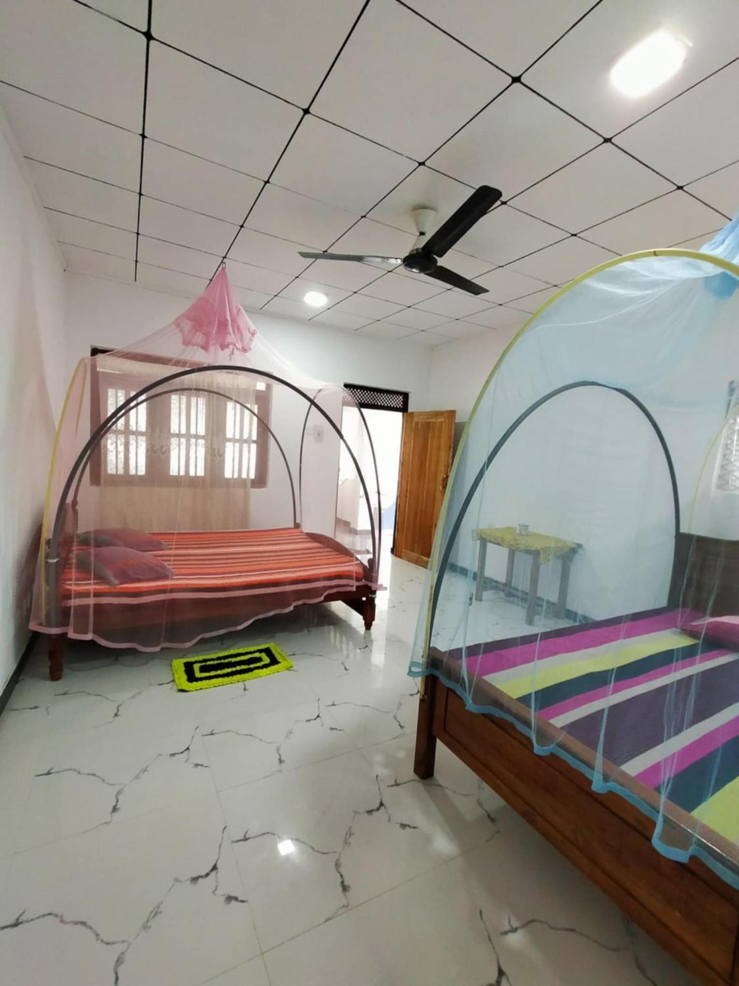Chandi Gaya Beach Guesthouse 坦加拉 客房 照片